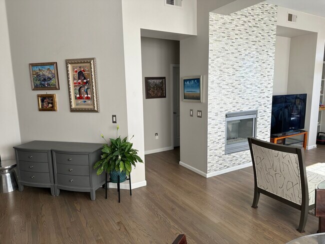 Building Photo - 7820 Inverness Blvd