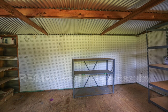 Building Photo - 1282 SE Farmers Dr