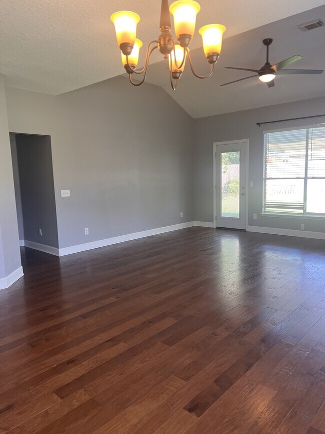 Building Photo - 9327 Restover Ln