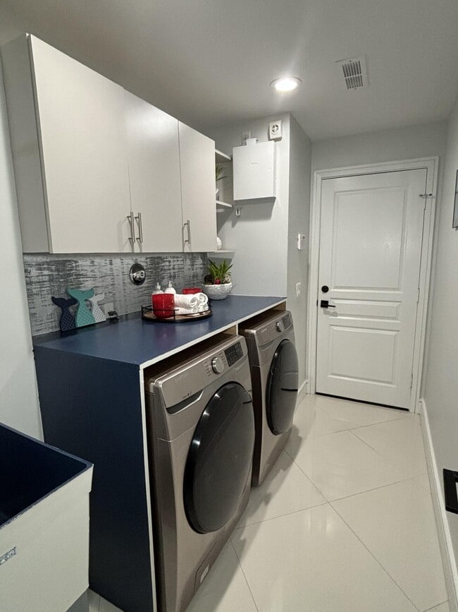 Building Photo - 10491 SW Academic Way