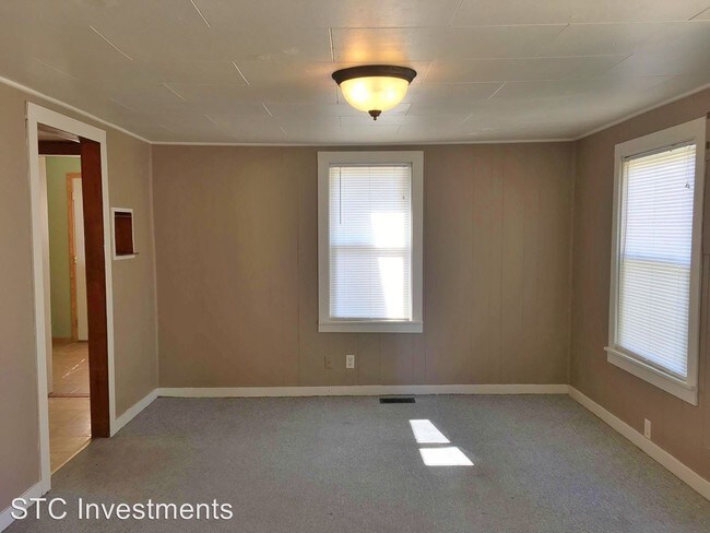 Building Photo - 2 br, 1 bath House - 425 W. Chandler