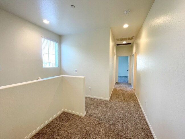 Building Photo - Two-Story 4-Bedroom Condo In Montclair's G...