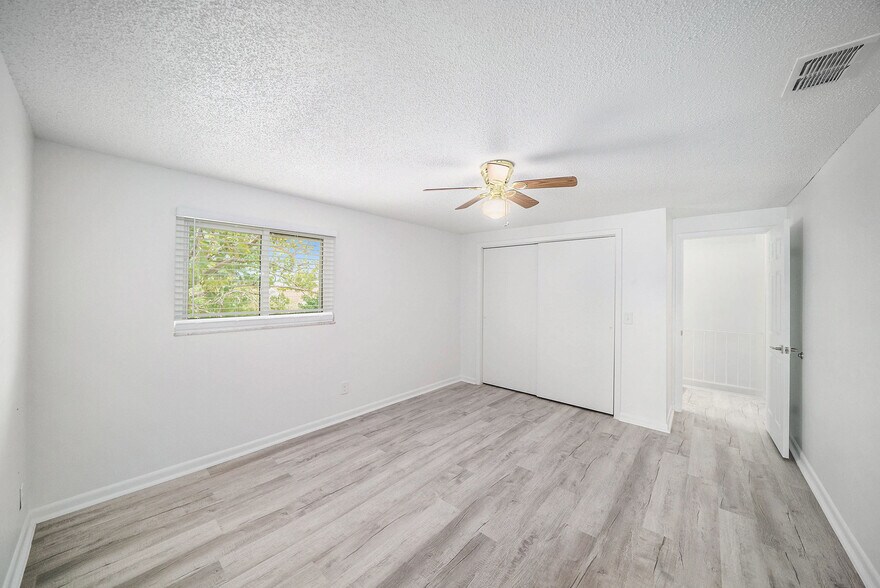 Building Photo - 4711 Travertine Dr