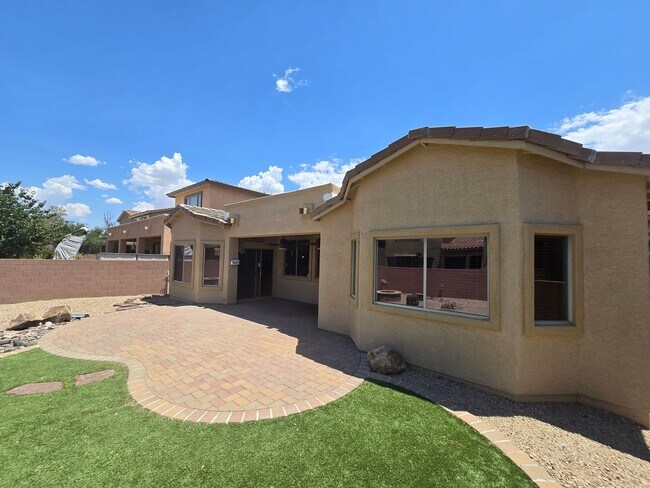 Building Photo - Must See 4 Bedroom Home in Sahuarita!  3 C...