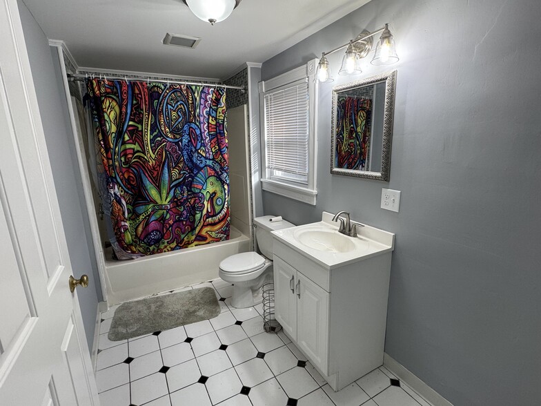 bathroom - 205 Fair St