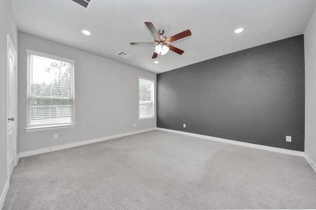 Building Photo - 196 Chestnut Meadow Dr