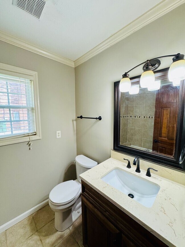Building Photo - 3-Bedroom home is sure to captivate from t...
