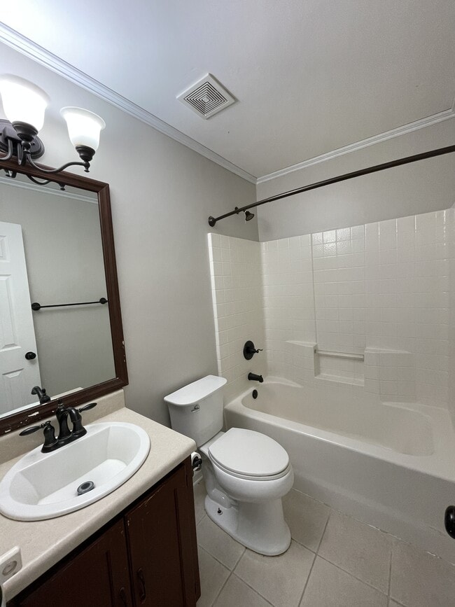 Building Photo - 126 Cross Creek Dr