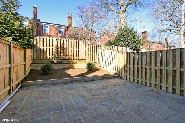 Building Photo - 2942 Landover St