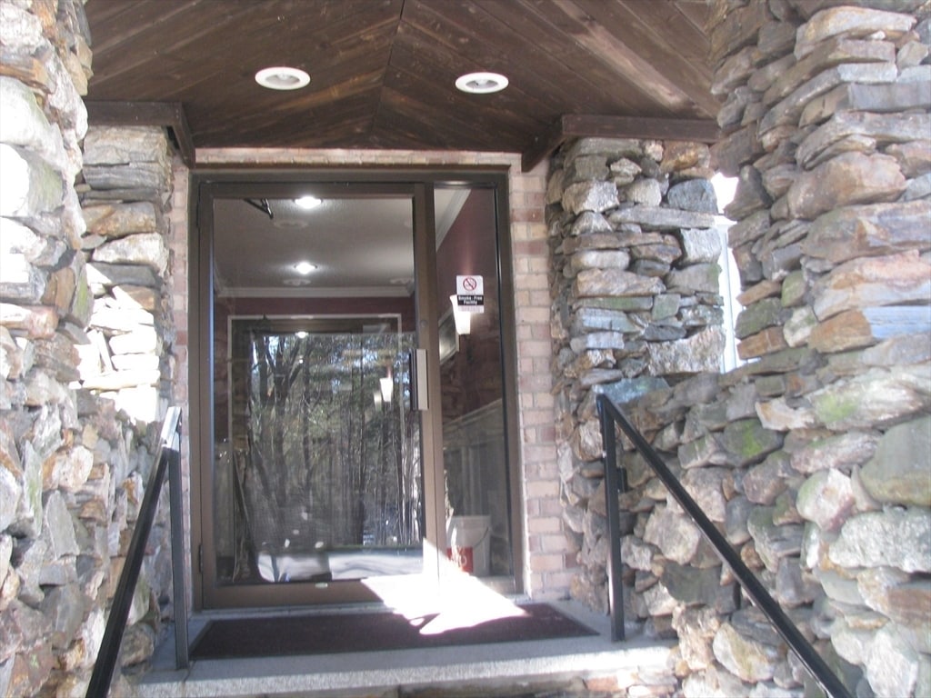 Building Photo - 175 Littleton Rd