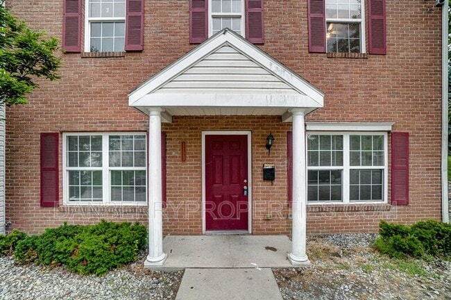 Building Photo - 1123 N Byrne Rd