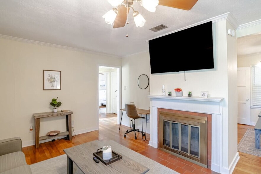 Building Photo - 2861 Potter Dr