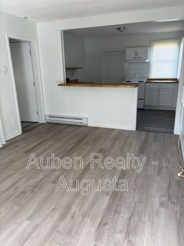 Building Photo - 2125 Kennedy Dr