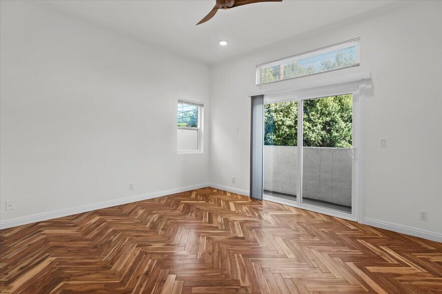 Building Photo - 2550 S Centinela Ave