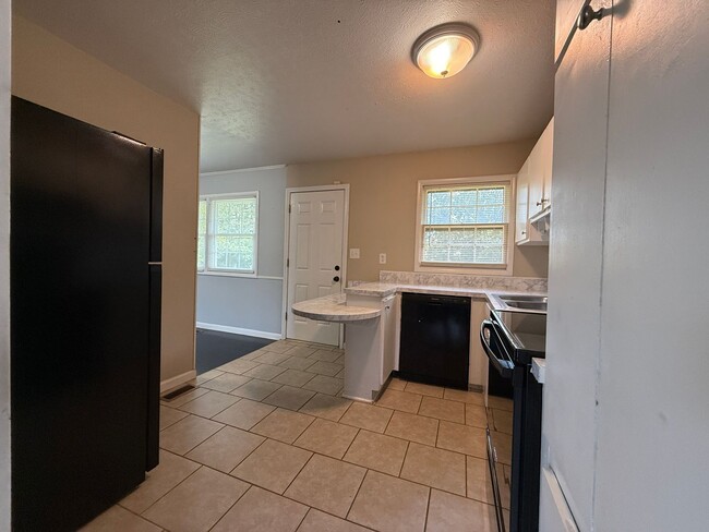 Building Photo - 3 Bedroom Rental - close to Cape Fear Vall...
