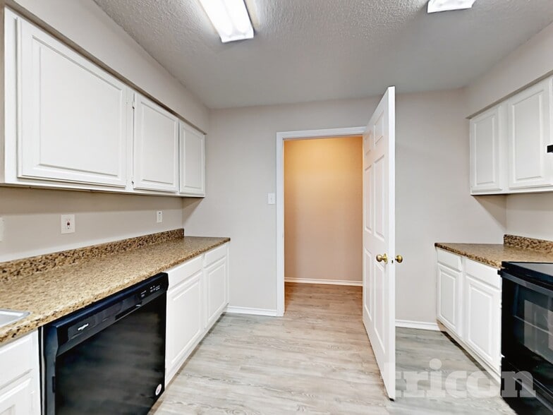 Building Photo - 1521 Stiles Ct