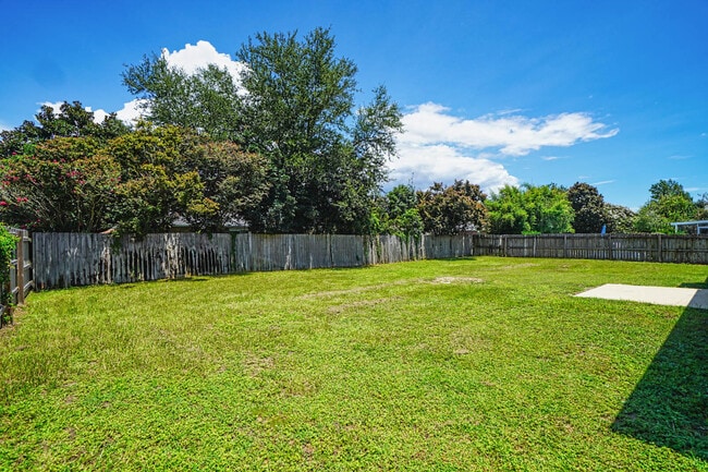 Building Photo - 7216 Antoinette Cir