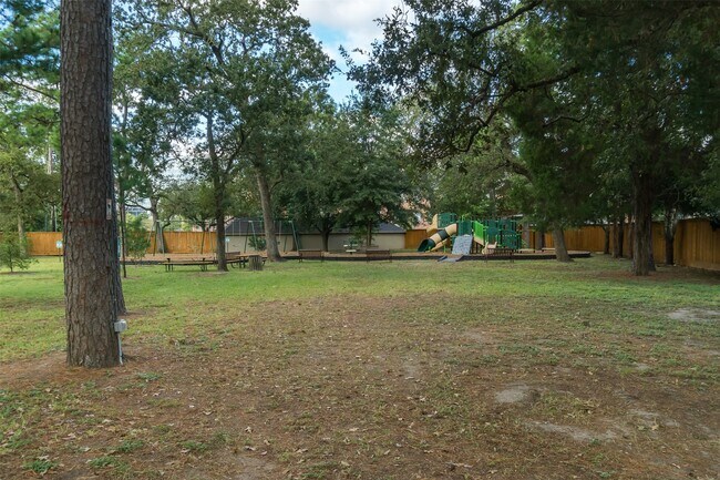 Building Photo - 751 Bison Dr