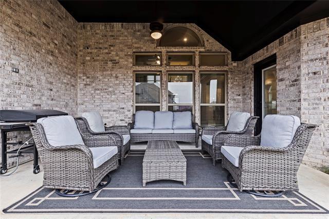 Building Photo - 14892 Hometown Dr