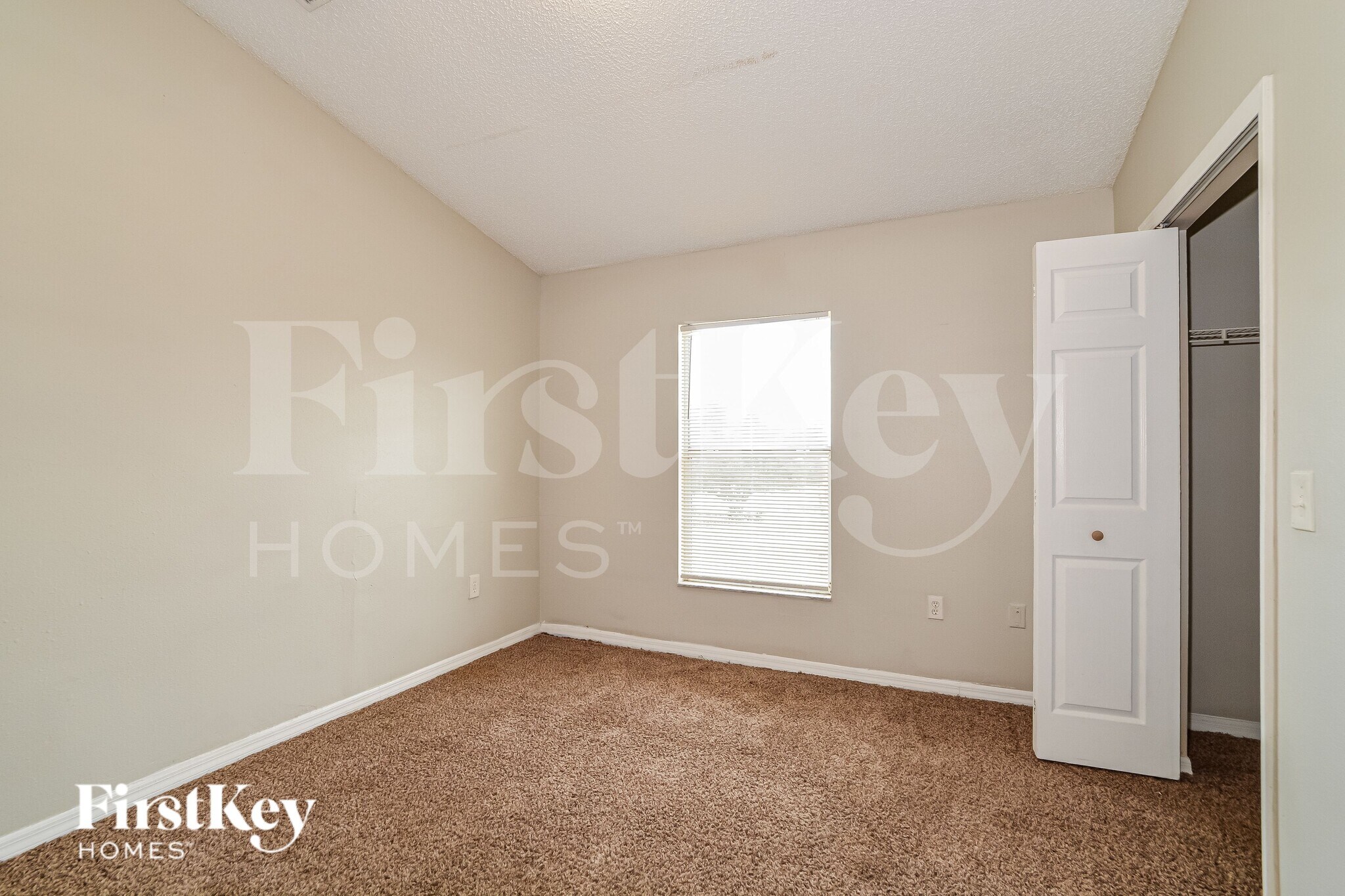 Building Photo - 6551 Viewpoint Ct