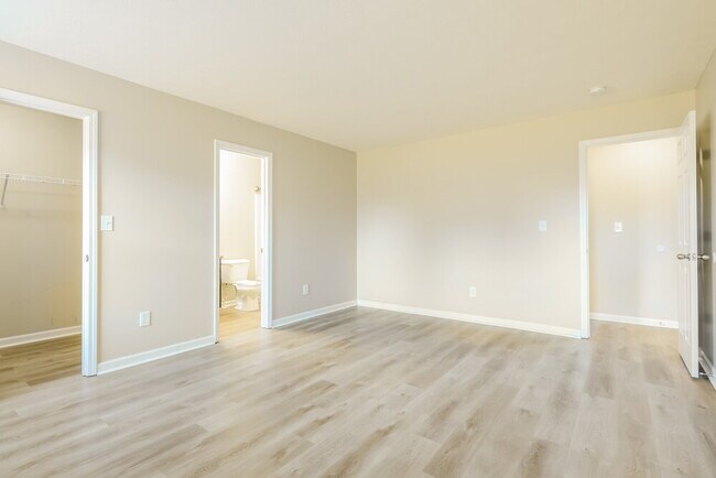 Building Photo - 2666 Kilmurray Dr