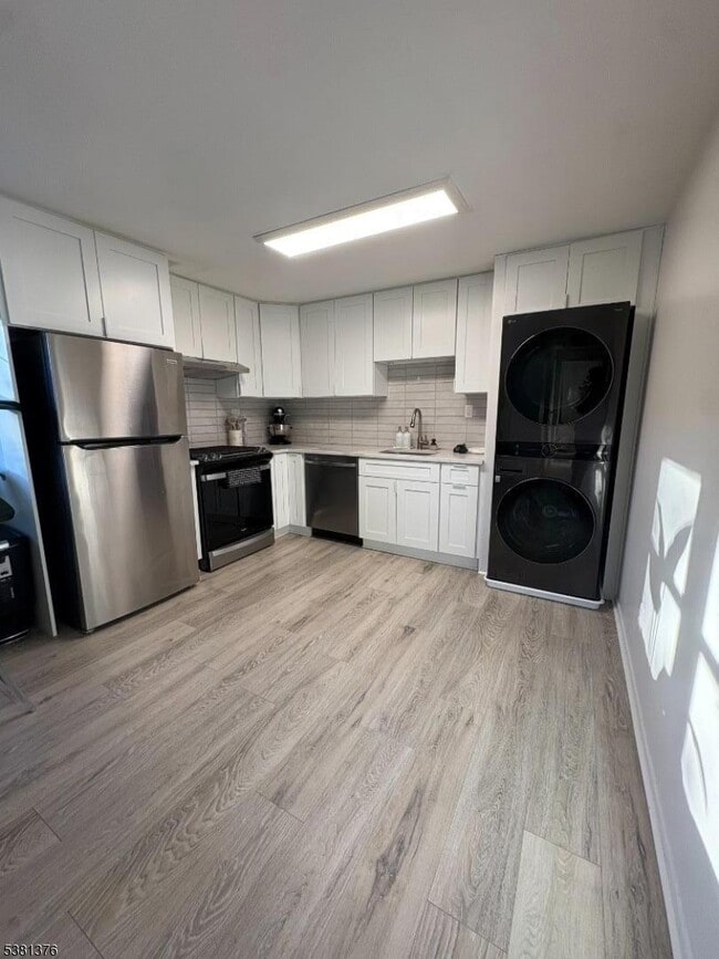 Building Photo - 428 Midland Ave