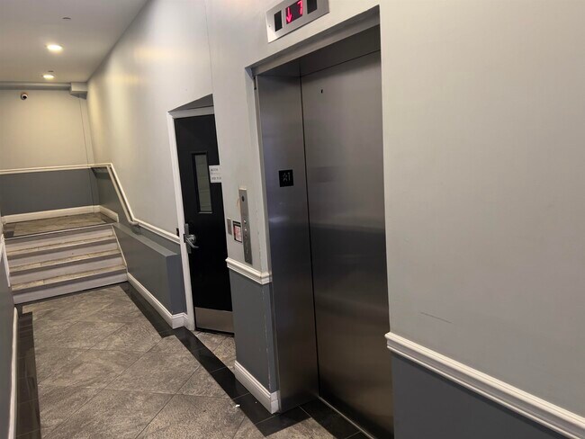 Building Photo - 4315 Park Ave