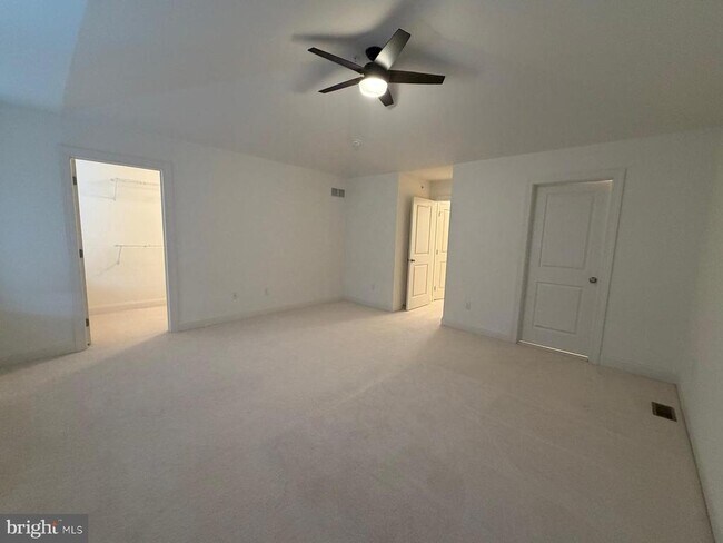 Building Photo - 105 Larrabee Wy