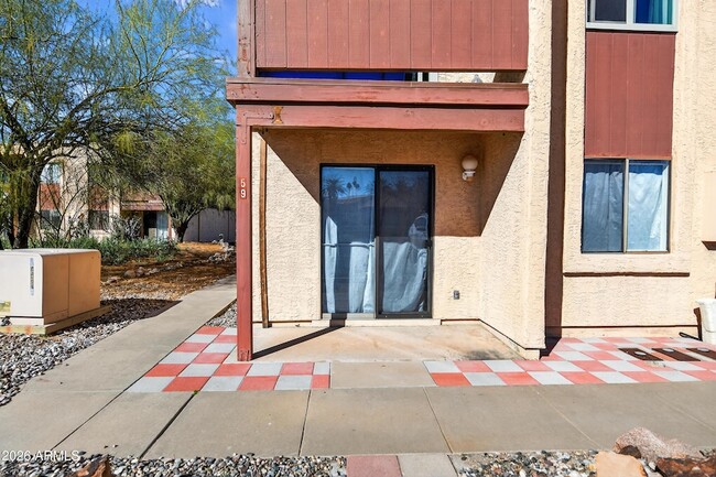 Building Photo - 455 N Tegner St