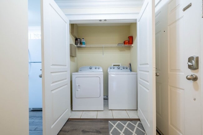 Building Photo - 2 Bedroom at the Woodlands Available NOW