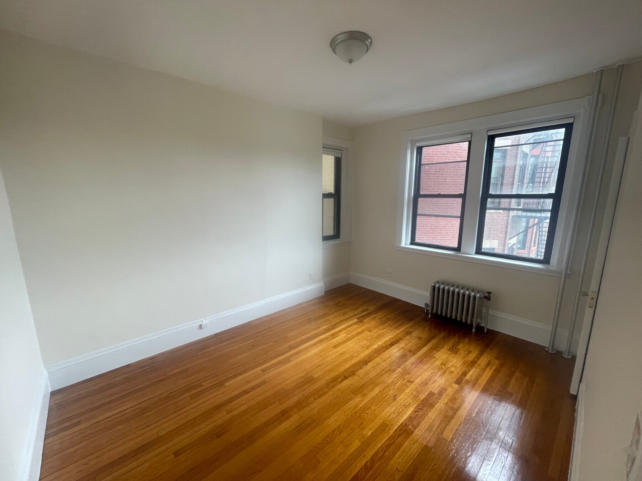 Building Photo - 504 Beacon St