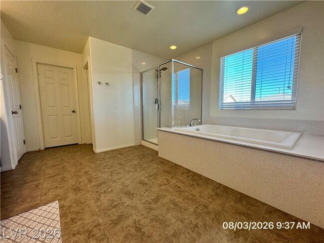 Building Photo - Beautiful 4BR Home with Huge Loft, Gourmet Kitchen & Covered Patio