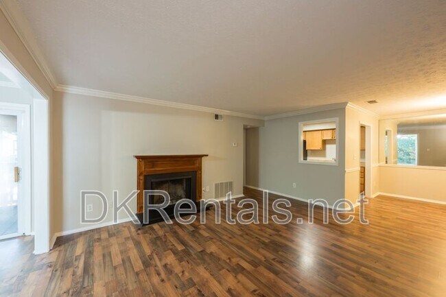 Building Photo - 602 Augusta Dr