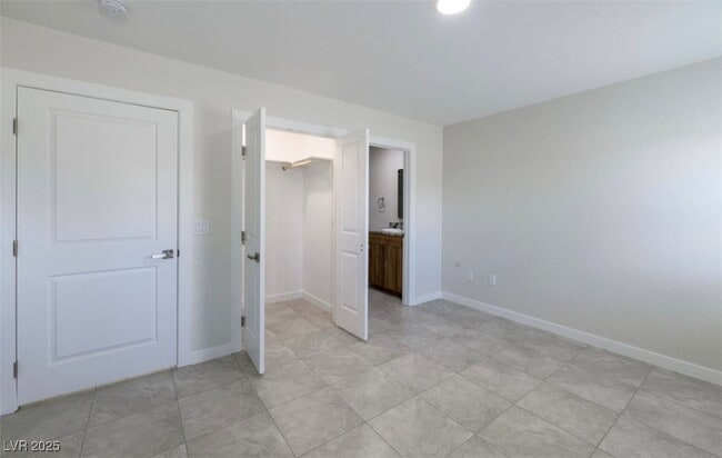 Building Photo - 1711 Sycamore Ave