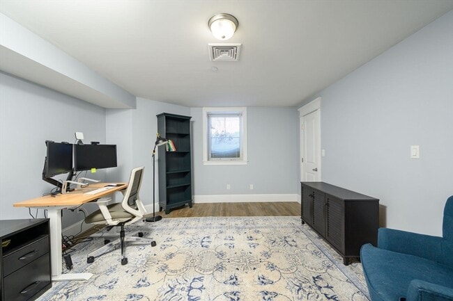 Building Photo - 39 Coffey St