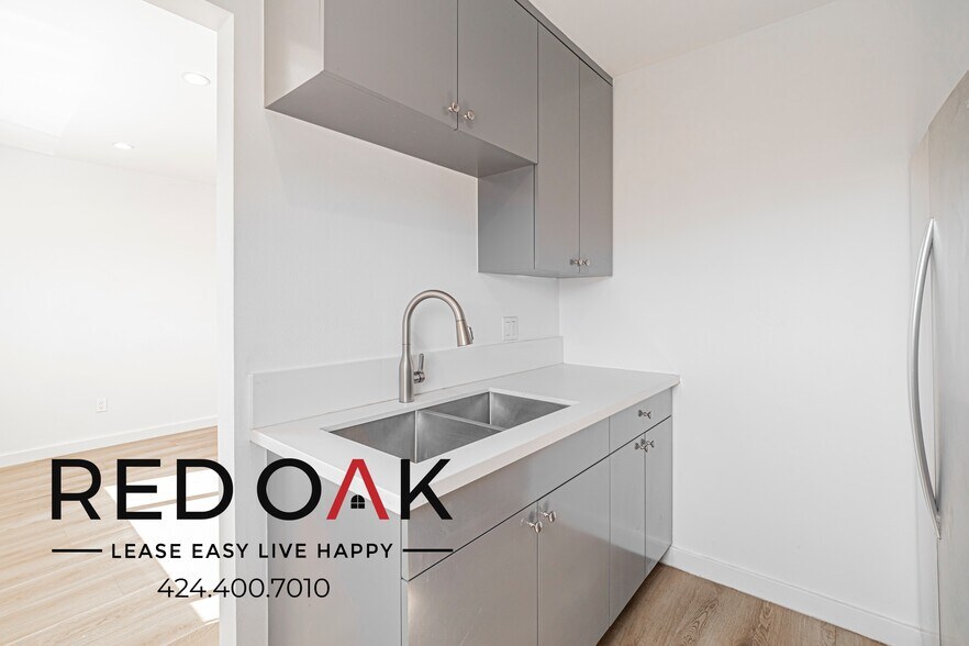 Building Photo - 228 Stepney St