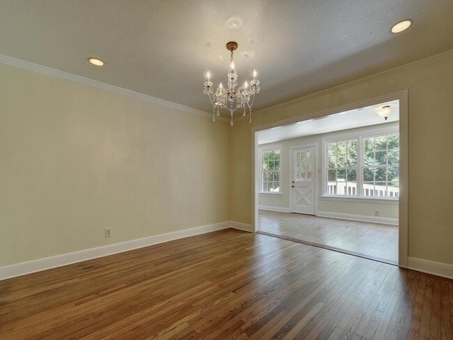 Building Photo - 2204 Tower Dr