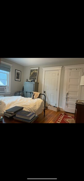 Building Photo - 29 Bungalow Ave