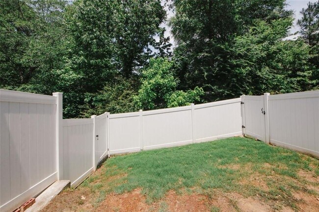 Building Photo - 10162 Benton Woods Dr