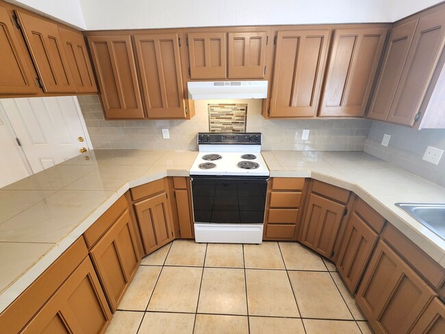 Building Photo - 3004 Missouri Ave