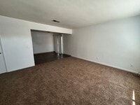 Building Photo - Affordable 3 bedroom 2 bath Apartment