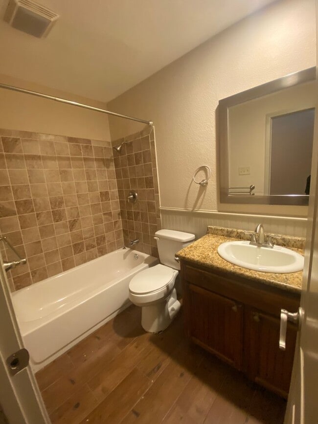 Building Photo - 9291 Burbank Dr