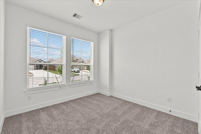 Building Photo - 10123 Crescendo Wy