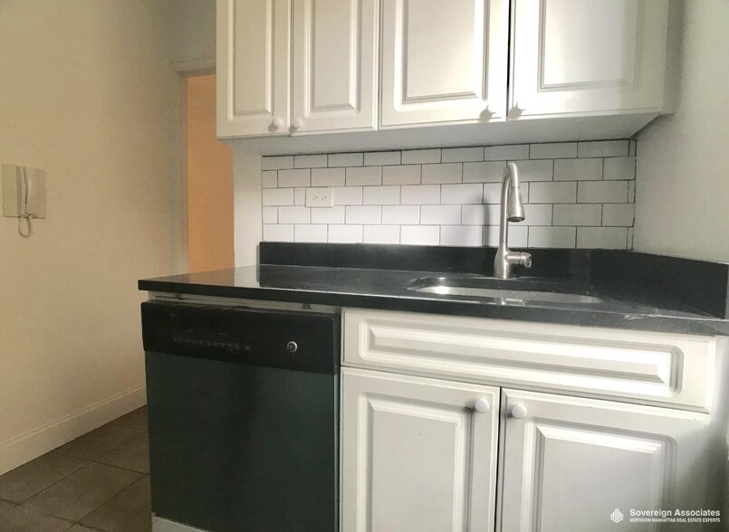 Building Photo - 615 W 172nd St