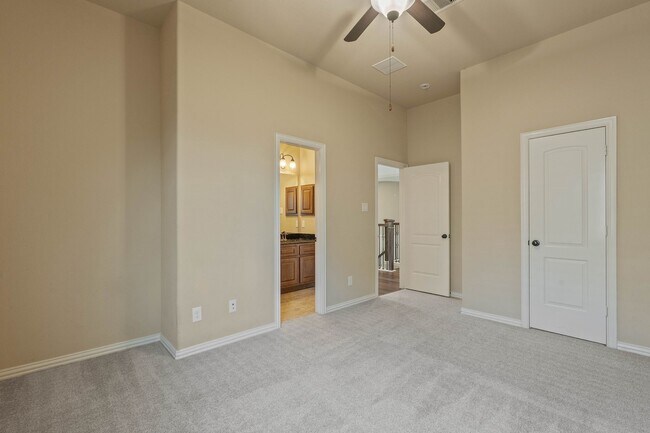 Building Photo - 166 Lindenberry Cir