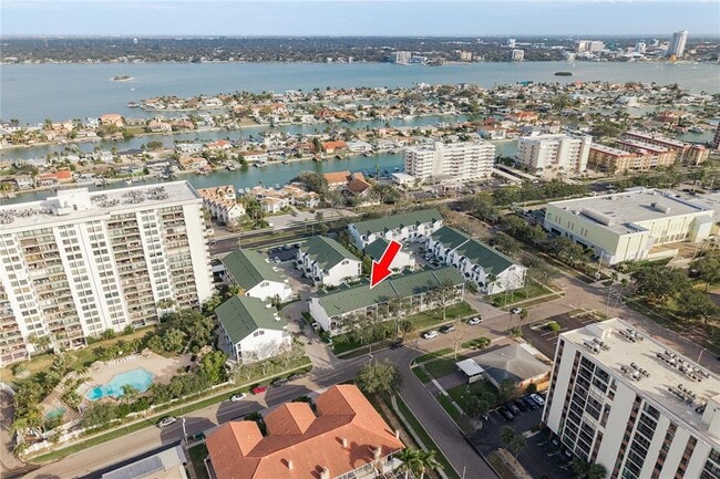 Building Photo - 320 Island Way