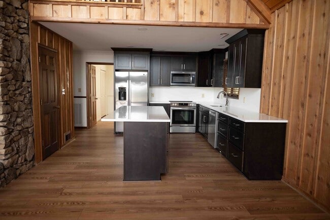 Building Photo - 418 Riverton Dr