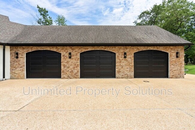 Building Photo - 304 Gull Rd