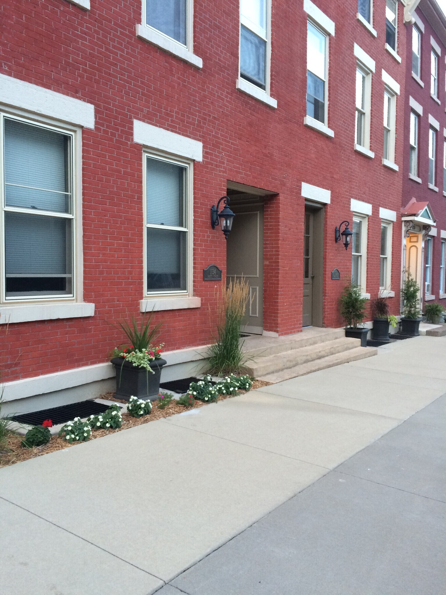summer front - 1134 Locust St