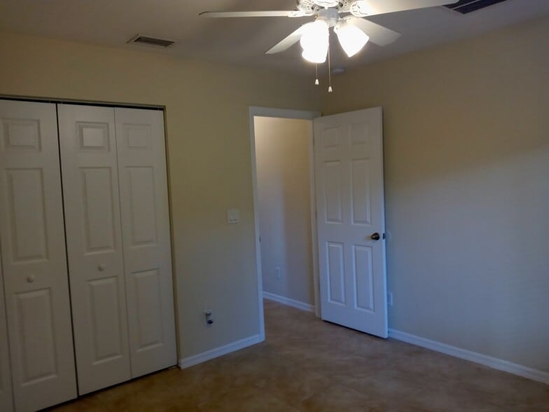 Building Photo - 17031 Hillsborough Blvd